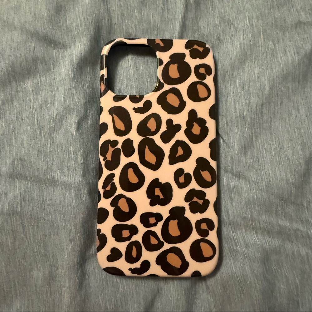 iPhone 12/iPhone 12 Pro Casely ‘Into the Wild’ Leopard Print Case